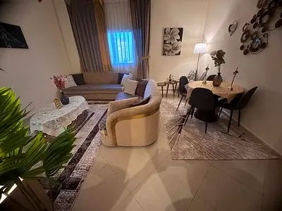 غرفتين و  صاله / فرش ممتاز / اطلاله مفتوحه  / القصباء / الشارقه