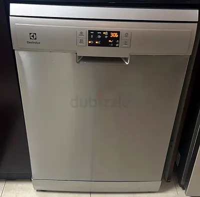 Electrolux dishwasher only 350aed - excellent condition