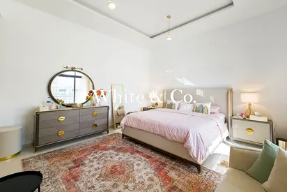 Large Villa | On the Park | Single Row