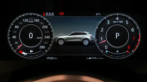 صورة 20 لـ 2019 Jaguar F-PACE