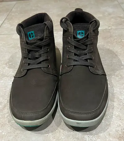CAT - Men's casual high-top brown sneakers, Size UK-8, lightly used