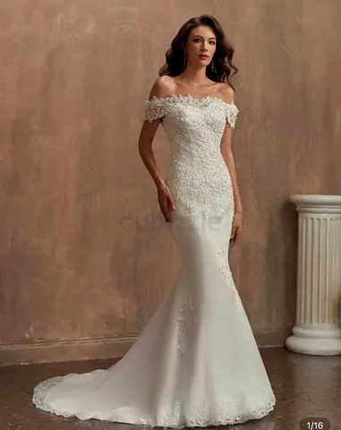Women's wedding dress size L 12