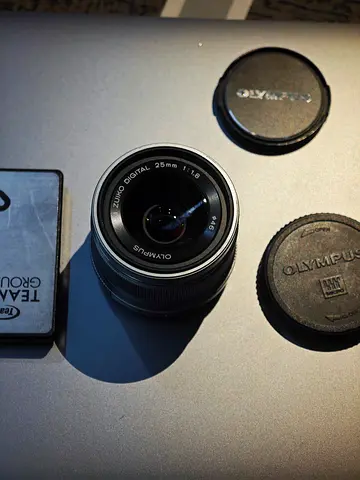 Olympus 25mm F1.8 Prime Lens MFT M43 mount camera