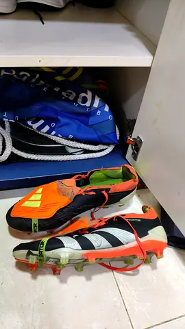 Used Puma football boots, size unknown, good condition