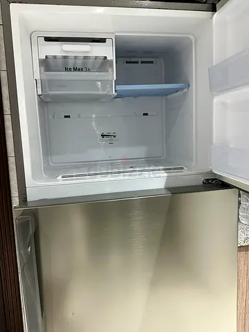 Samsung Double Door top freezer fridge