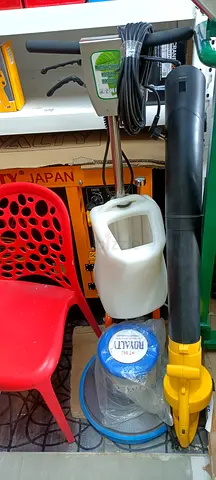 Used handheld garden sprayer / pressure washer accessory set
