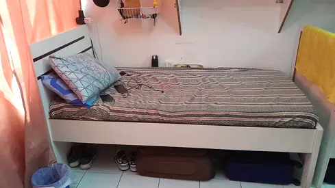 Bedspace available only for men ( free gas clean wifi diwa)