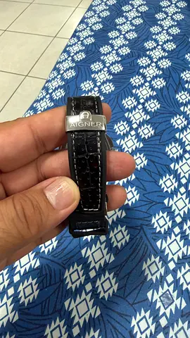 Aigner leather watch strap with branded clasp