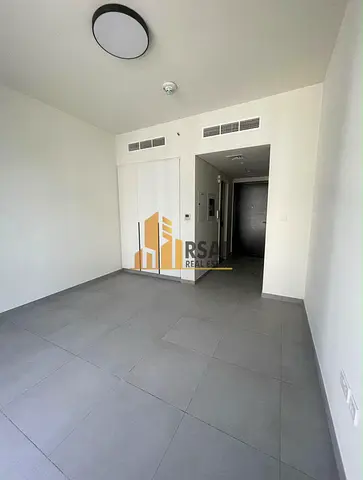 Luxurious Studio || With Gym pool || Included parking ||