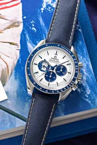 Mens watch