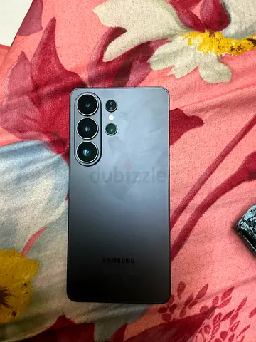 SAMSUNG S26 ULTRA (W/ BOX)