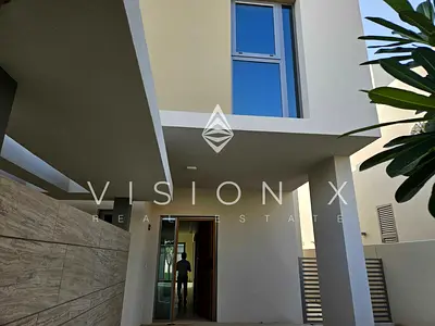 Luxury Townhouse | Brand New | Modern Finishes