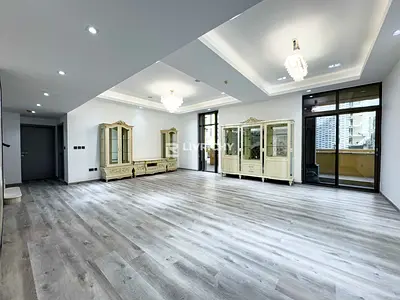 3 BR DUPLEX | UPGADED | PRIVATE GARDEN