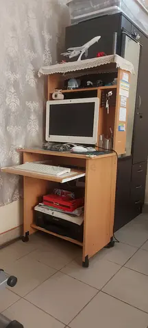 COMPUTER TABLE