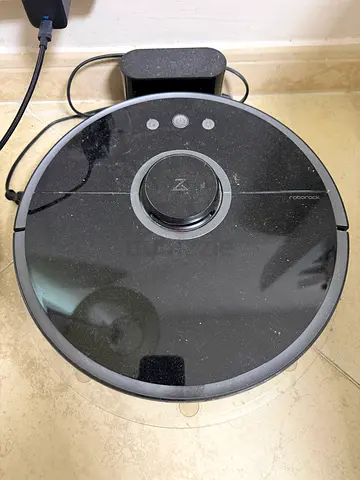 Used Robotic S5 Vacuum Cleaner (Works Well) - Charging Dock Included