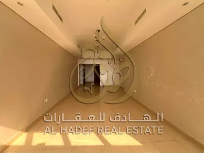 شقة غرفتين وصالة للإيجار السنوي في الخان الشارقة بإطلالة بحرية مع بلكونة مطبخ كبير 2 حمام شهر مجاني باركن مجاني صيانة مجانية موقع مميز بالقرب من الكور