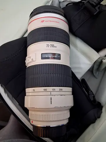 Urgent sale Canon ultrasonic Lens 70-200mm f/2.8