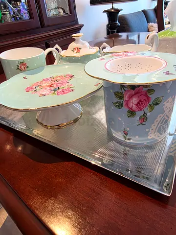 Royal albert set..never used