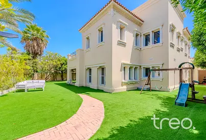 Park Backing | Internal | Large Plot