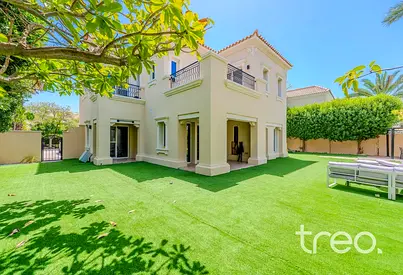 Park Backing | Internal | Large Plot