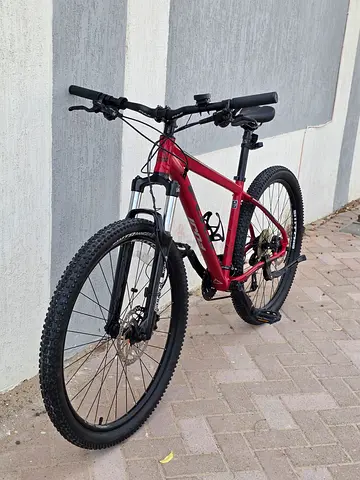 Fuji naveda mtb 27.5 madium size