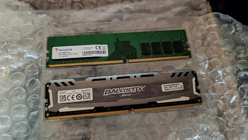 Pair of DDR4 RAM stick ADATA 8GB (used) - حبة واحدة فقط للبيع