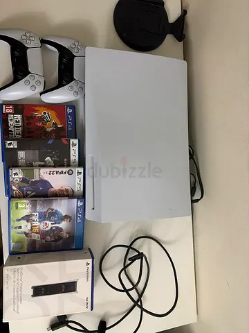 Sony PlayStation 5 white console + 2 DualSense controllers + 4 games