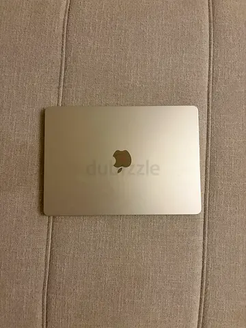 M2 Macbook air 13 inch (8GB - 256 SSD)