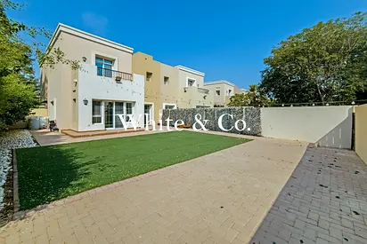 Vacant Now | Large Corner Plot | Type 3E