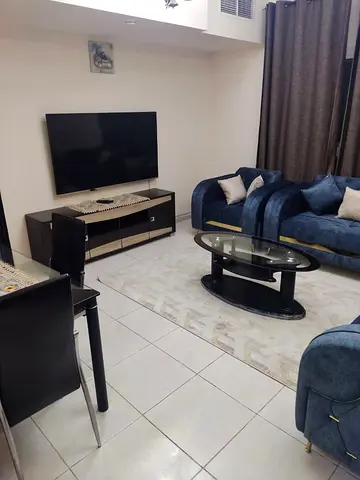 غرفه ماستر  وصاله مساحه كبيره / مفروشه فرش كامل / الخان / الشارقه
