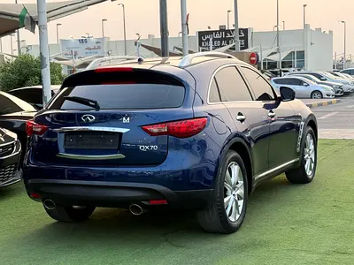 2017 Infiniti QX70 — фото 7