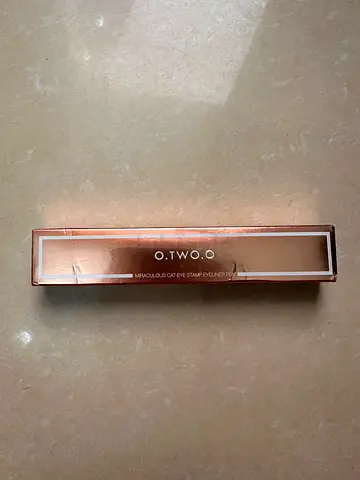 O.Two.O Cat-Eye Stamp Eyeliner Pen - Price is negotiable