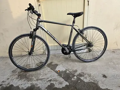 Trek 8.2 DS dual sport hybrid bike aluminium