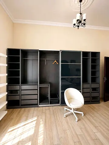 Large White TV Wall Unit - Excellent Condition | وحدة تلفزيون حائط بيضاء كبيرة حالة ممتازة