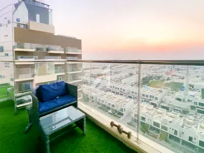 Spacious 2BR | Beautiful Sunset View | Vacant