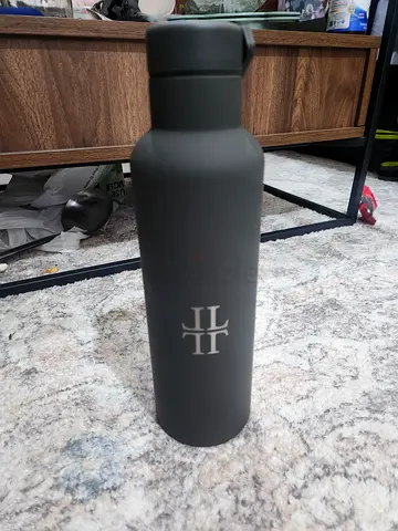 LinkLounge metal, leather waterbottle, original price 190aed