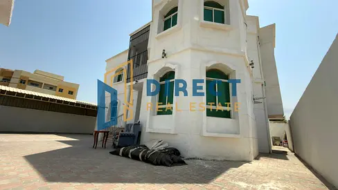 Excellent investment and residential opportunity in Ajman - Villa with (commercial residential) permit and the possibility of separating it into two f