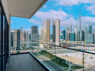 Stunning Burj Khalifa View | Bright 1 BR | Ready to Move