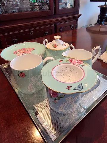 Royal albert set..never used