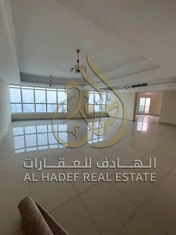 شقة 4 غرف وصالة للإيجار السنوي بإطلالة بحرية كاملة | غرفة خادمة | موقفان مجانيان | تكييف وصيانة مجانية | جيم ومسبح