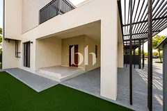 Corner Unit | Single Row | Vacant |Well-Maintained