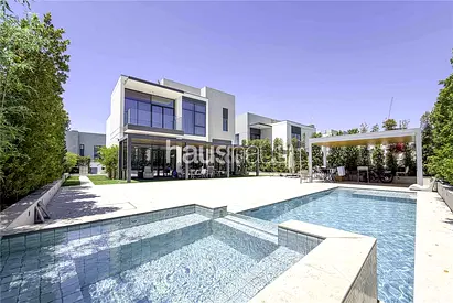 Massive Plot | Fully Upgraded | Close to Park