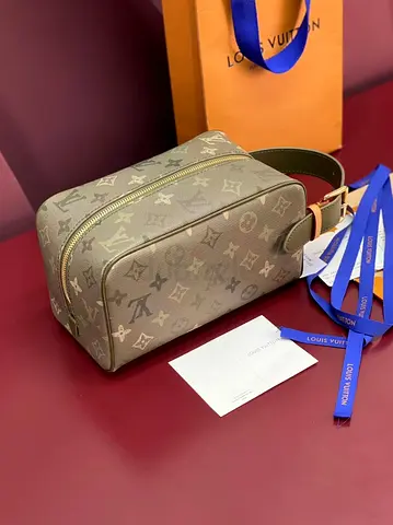Lv men bag