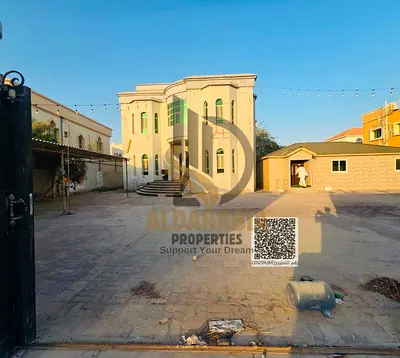 فيلا للبيع في الروضة 2 بعجمان | 10,000 قدم على شارع رئيسي مع ملحق مستقل وموقف مغطى