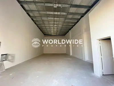 عرض عرض عرض / مستودع كامل الطابق الأرضي بمساحة 1,700 قدم مربع مع توفر كهرباء ثلاث مراحل للإيجار في المنطقة الصناعية الجرف 1، عجمان