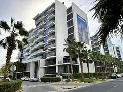 Vacant Studio with Parking | Hot Deal