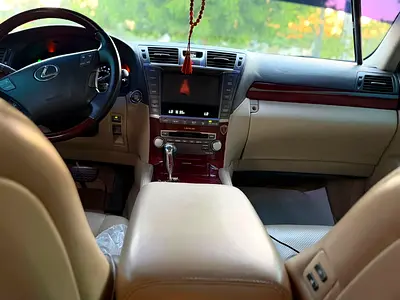 صورة 4 لـ 2010 Lexus LS-SERIES