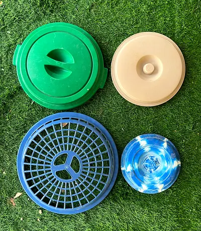 plastic caps for bins or containers