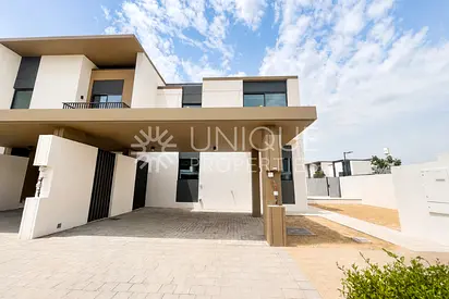 Corner Plot |On The Park |Ready To Move In