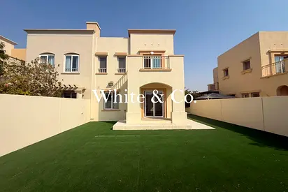 Upgraded 4E | Landscaped | Park & Pool